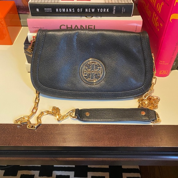Tory Burch Purse. - Picture 4 of 5